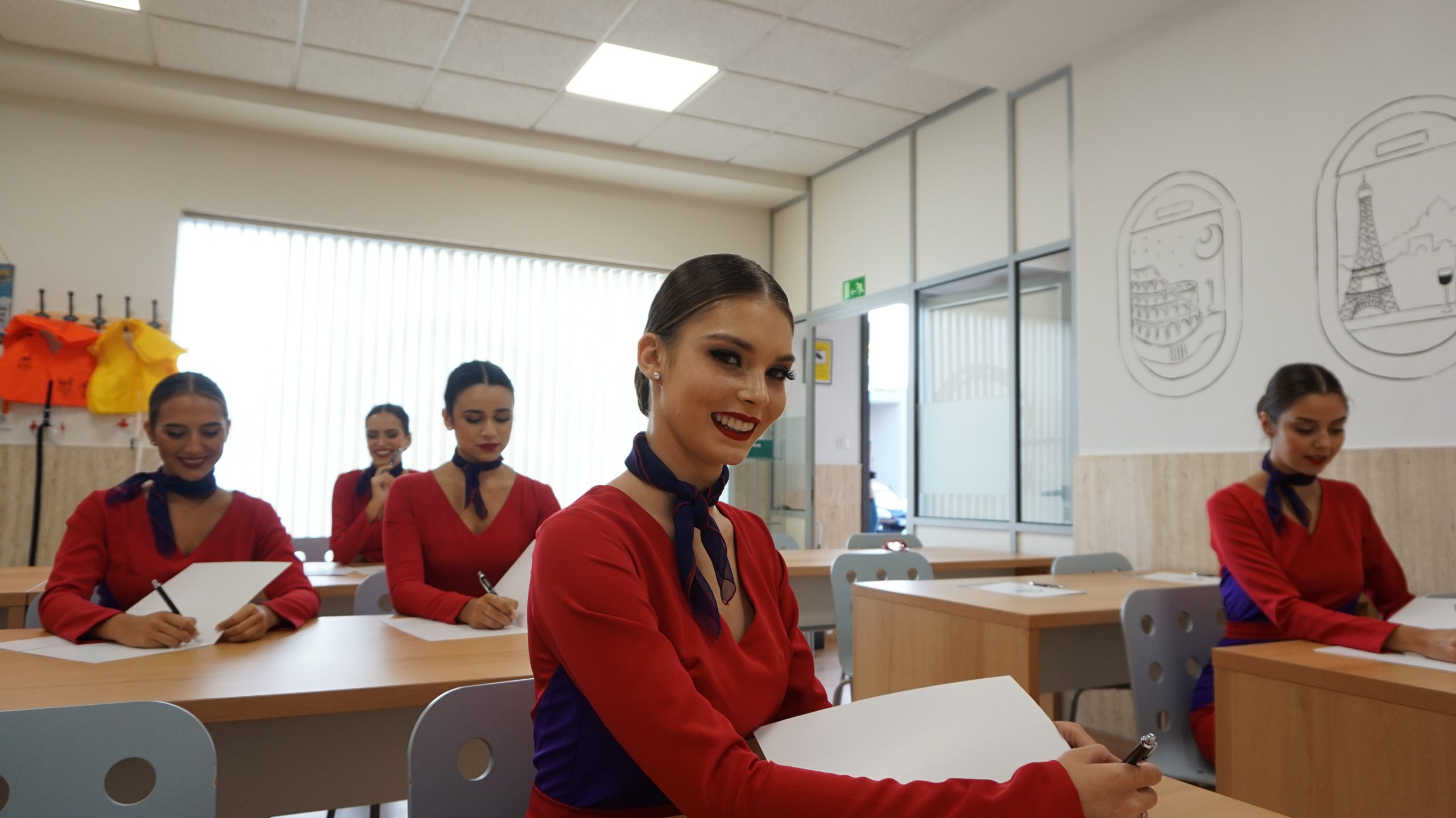 Requisitos para ser tripulante de cabina, todo lo que necesitas saber